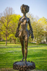 Gerhard Willhalm - Bronzeskulptur Daphne