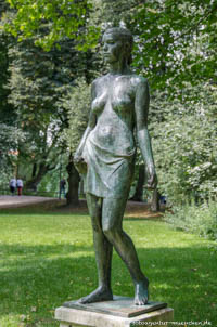 Gerhard Willhalm - Mädchenstatue
