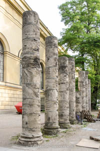  - Säulen hinter dem Marstall