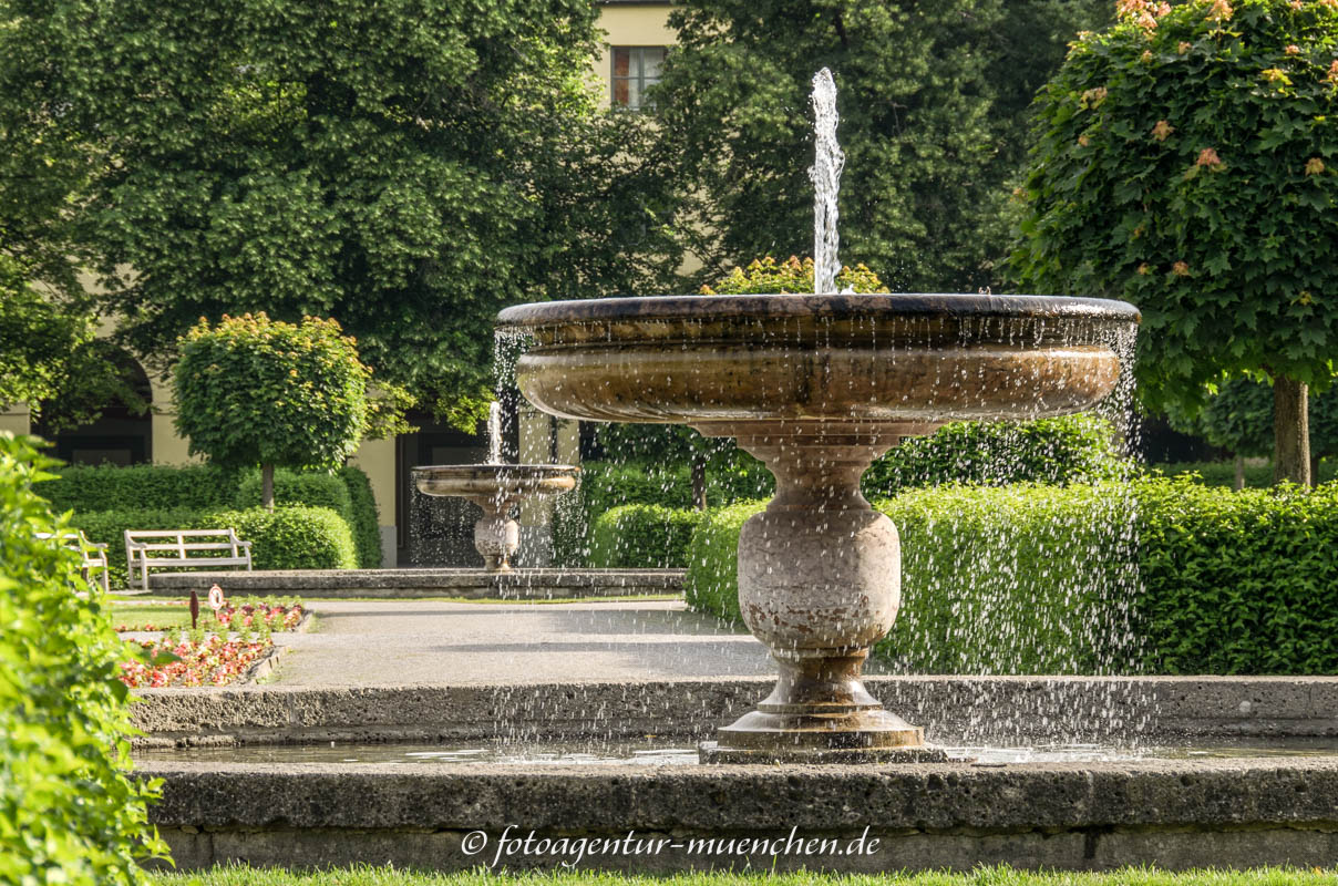 Schalenbrunnen - Hofgarten
