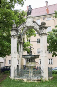 Gerhard Willhalm - Reiher-Brunnen