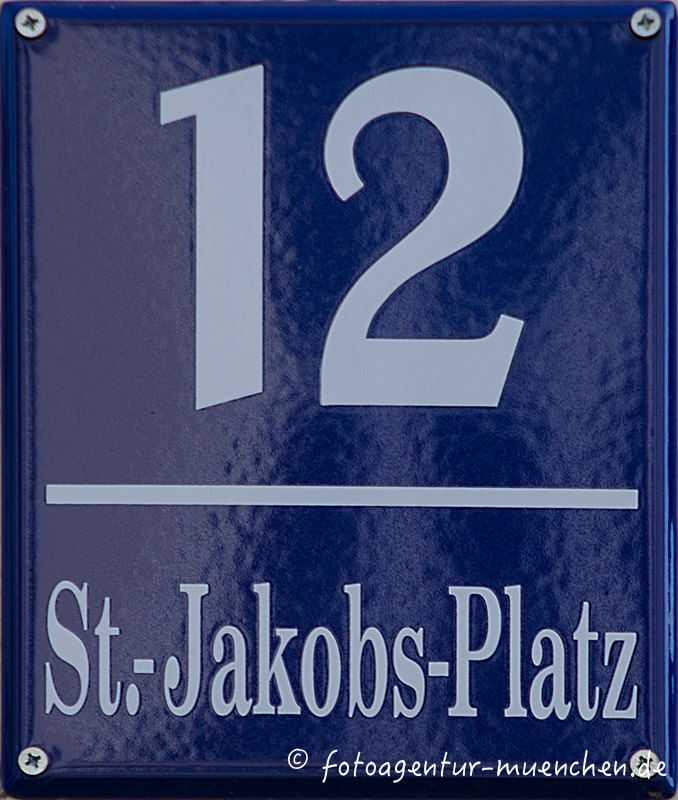 Hausnummer - St. Jakob Platz