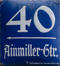  - Hausnummer - Ainmillerstraße