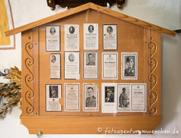 Gerhard Willhalm - Kriegergedenktafel mit Totenbildern