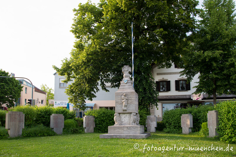 Kriegerdenkmal Taufkirchen(Vils)