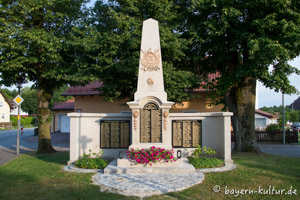 Gerhard Willhalm - Kriegerdenkmal in Ascholtshausen