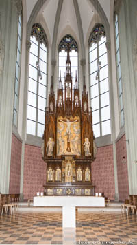 Gerhard Willhalm - Heilig-Kreuz-Kirche - Hauptaltar