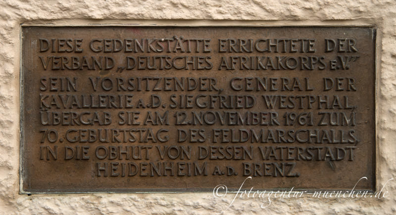 Inschriftentafel am Rommel-Denkmal