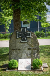 Gerhard Willhalm - Kriegerdenkmal - Kulmbacher Platz