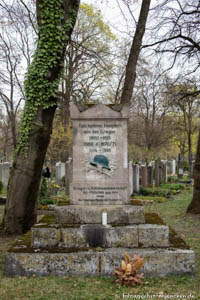 Gerhard Willhalm - Grab - Kriegerdenkmal