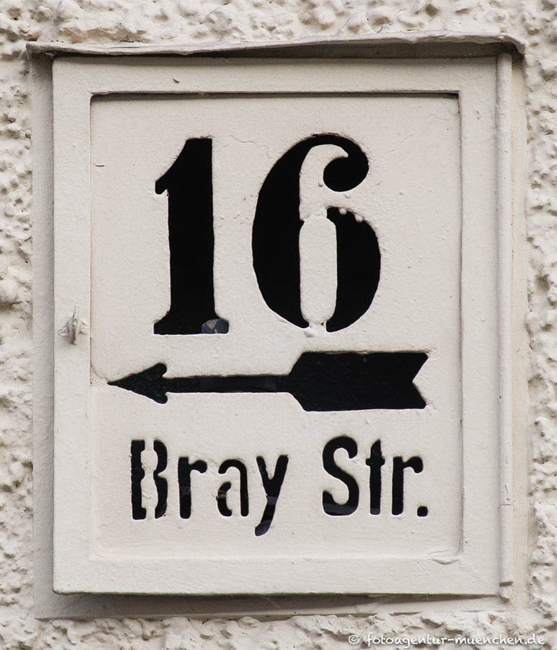 Hausnummer - Braystraße