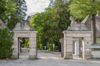 Eingang zum Waldfriedhof