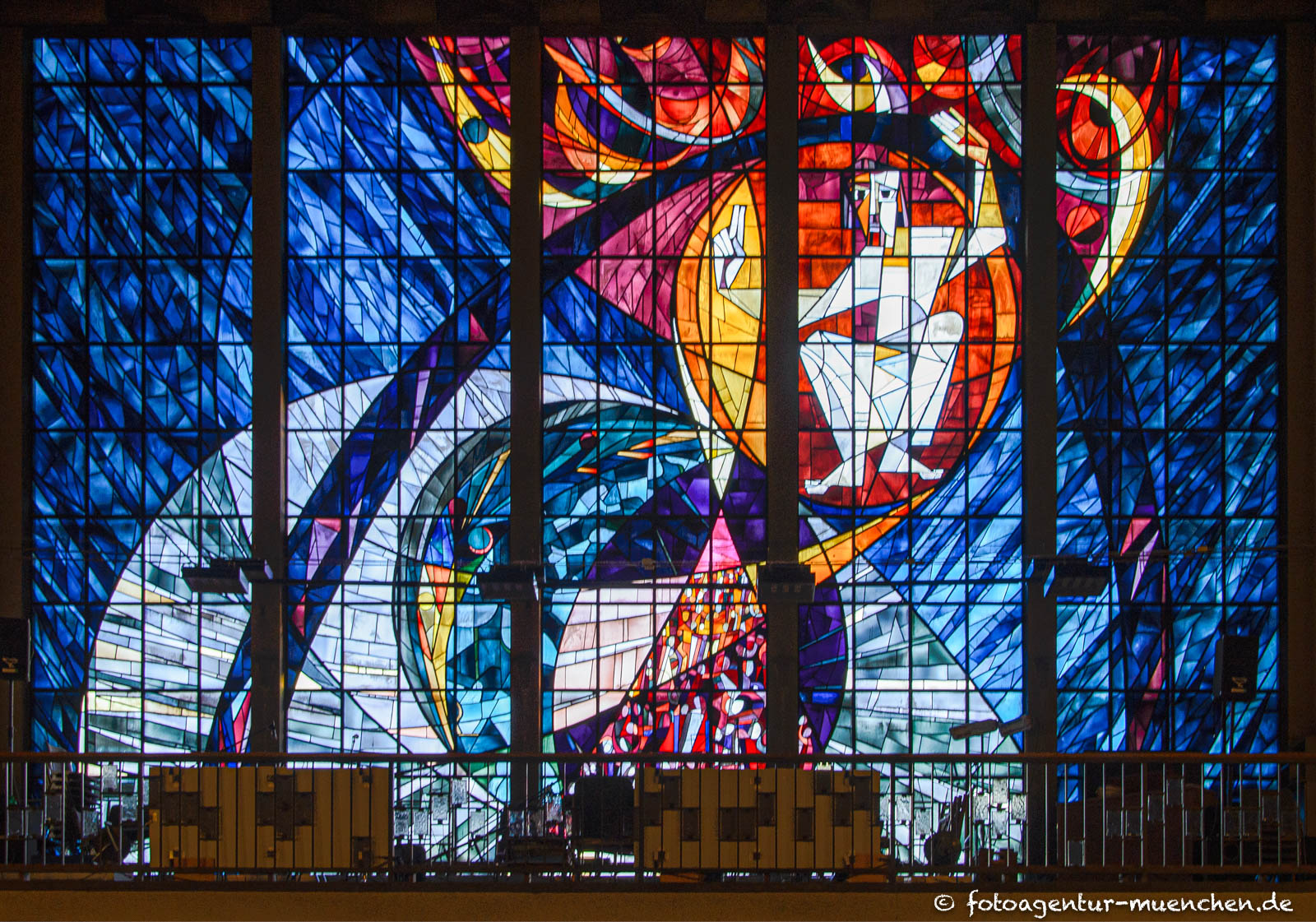 St. Thomas Morus - Kirchenfenster