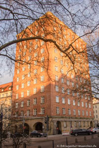 Gerhard Willhalm - Hochhaus an der Blumenstraße