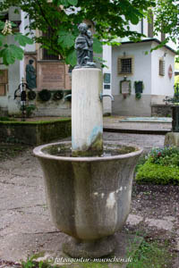  - Peter-Dörfler-Brunnen
