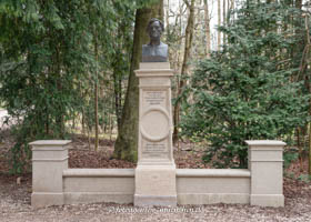 - Denkmal für Jakob Bauer