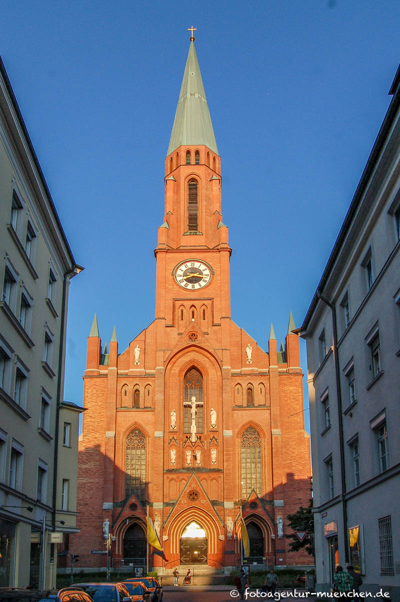 title=St. Johannes Baptist - Johannisplatz  - Berger Matthias 