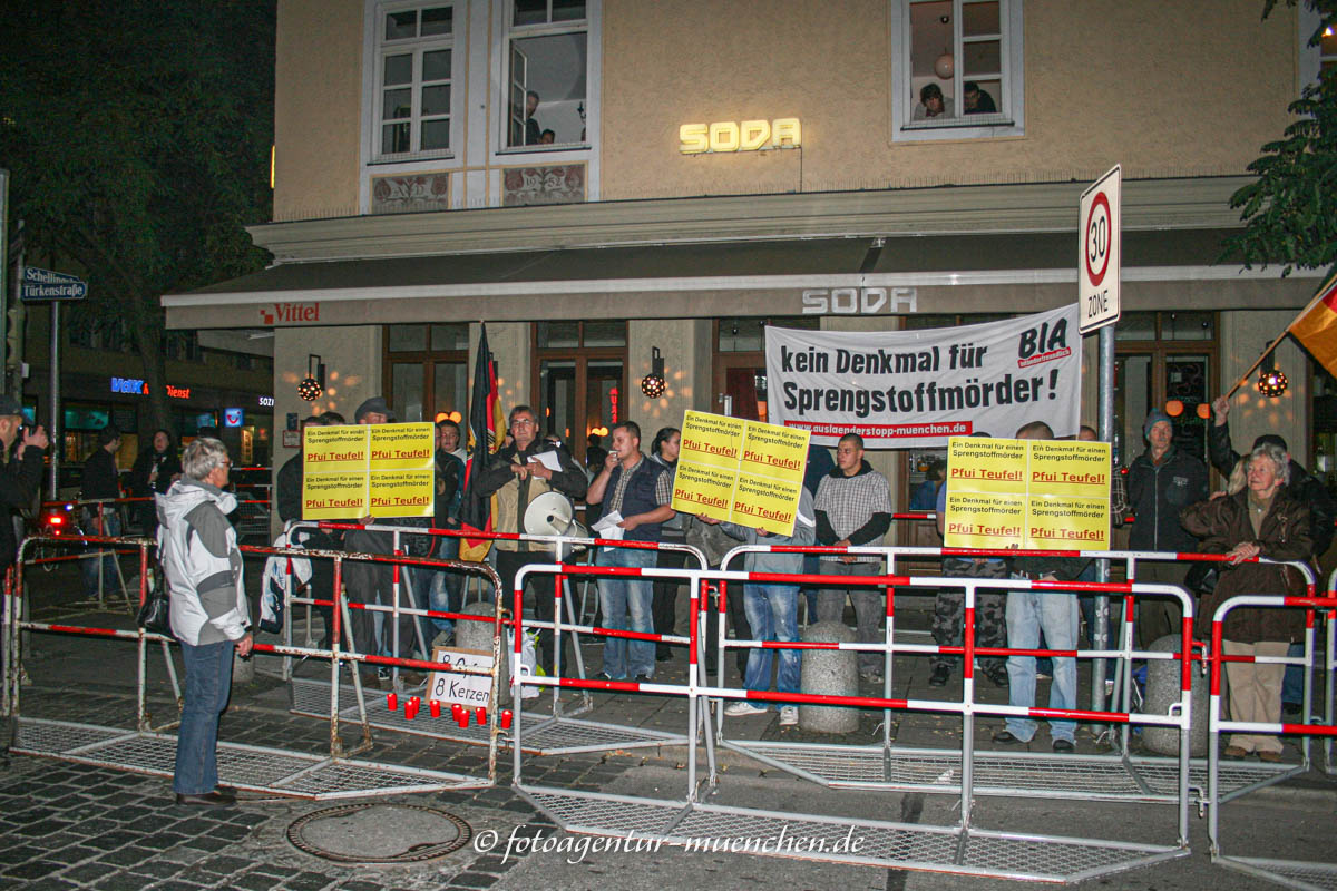 Denkmal für Elser - Gegendemonstration