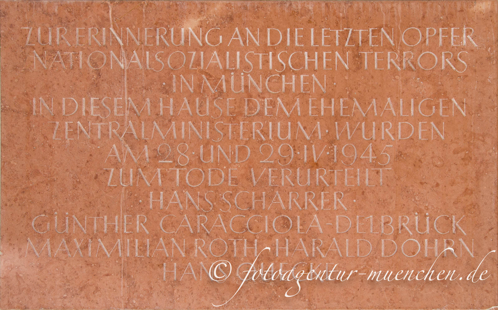 Gedenktafel für die letzten Opfer des Nationalsozialismus