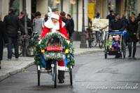  - Weihnachtsmann auf dem Fahrrad