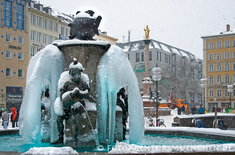 Fischbrunnen im Winter