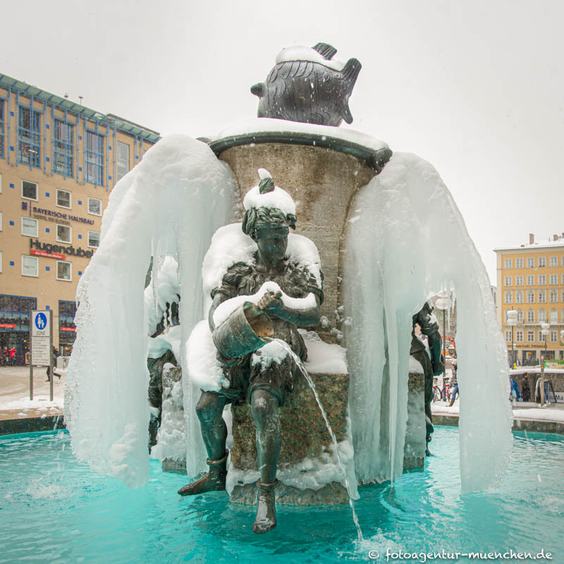 Fischbrunnen am Marienplatz