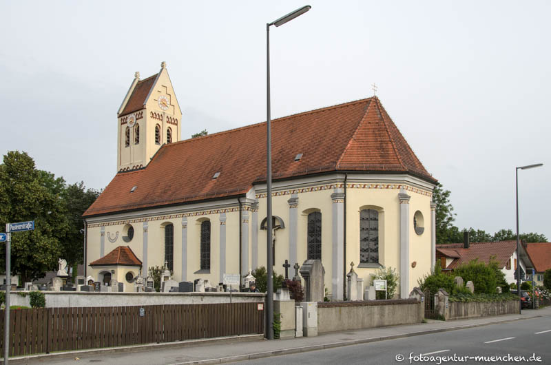 title=Kath. Pfarrkirche St. Peter und Paul - Eversbuschstraße  - 