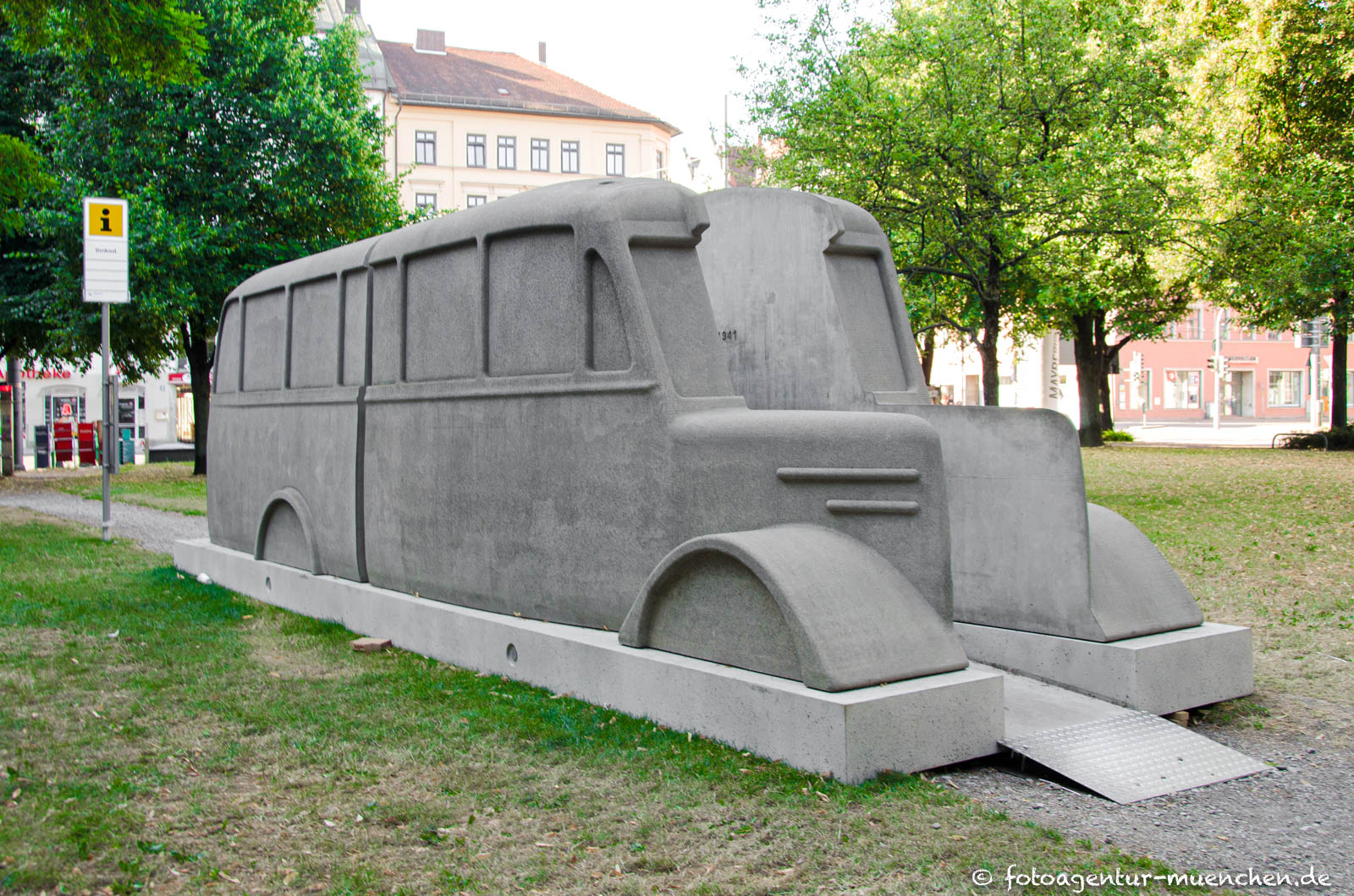Denkmal der grauen Busse