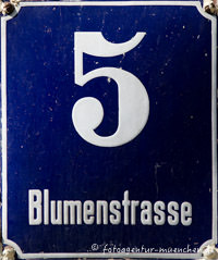  - Hausnummer - Blumenstraße