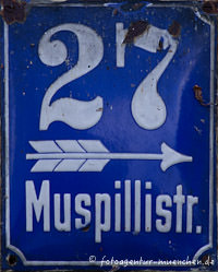  - Hausnummer - Muspillistraße