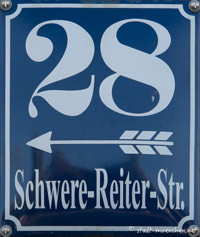  - Hausnummer - Schwere-Reiter-Straße