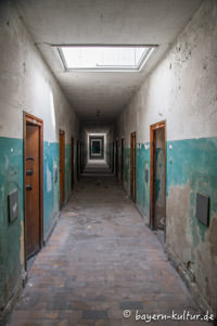  - Gefängnisgang im KZ Dachau