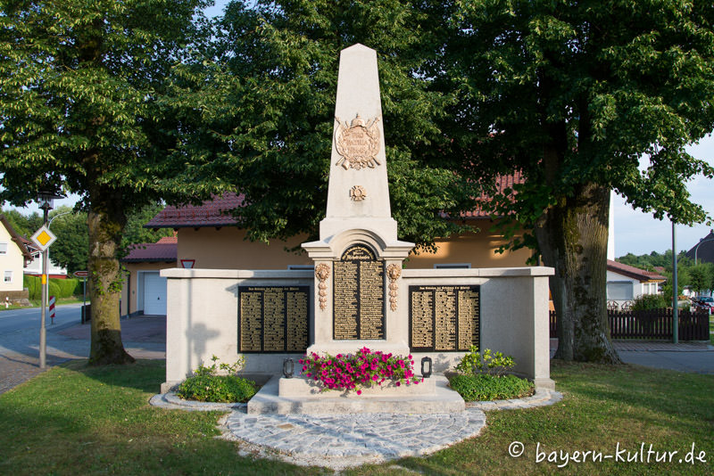 Kriegerdenkmal in Ascholtshausen