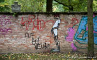 Gerhard Willhalm - Graffiti Friedhofsmauer