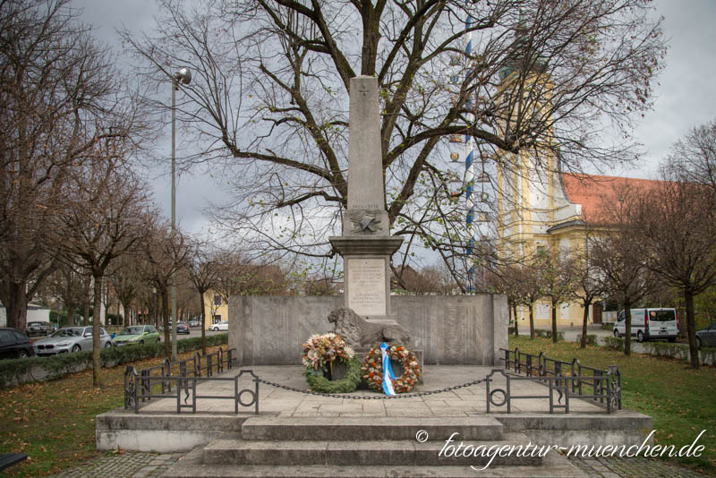 Kriegerdenkmal Perlach 
