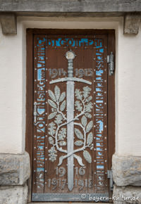 Bad Wiessee - Kriegerdenkmal- Tür aus Eisen