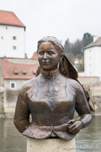 Passau - Büste der Emerenz Meier