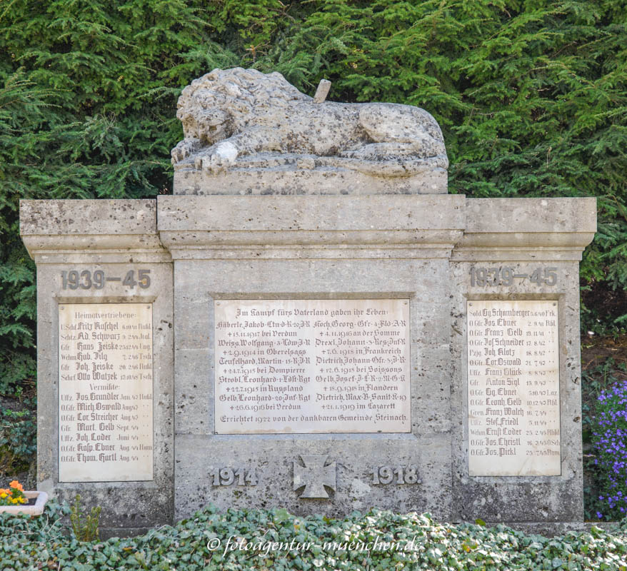 Kriegerdenkmal - Löwe