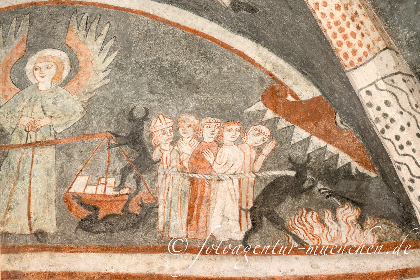 Romanische Fresken in St. Vitus