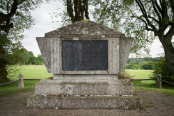 Latour-Denkmal
