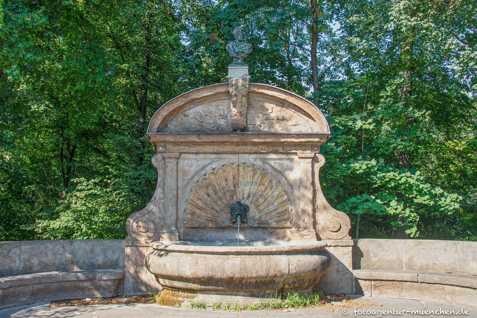 Bürgermeister-Erhardt-Brunnen