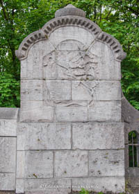  - Max-Joseph-Brücke - Relief