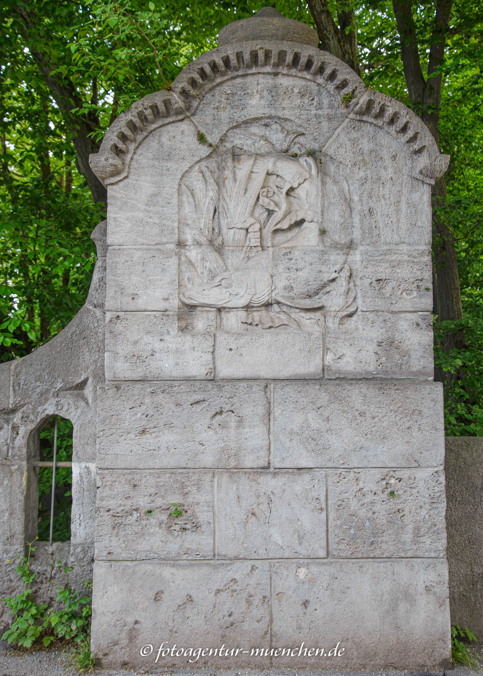 Max-Joseph-Brücke - Relief