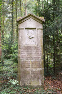 Gerhard Willhalm - Waldfriedhof - Grab von Karl Hocheder