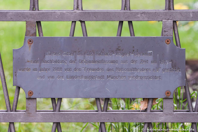 Gedenktafel für die Stifter der Gittereinfassung des Richard-Wagner-Denkmals 