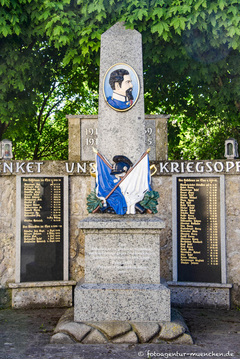 Kriegerdenkmal in Griesstätt