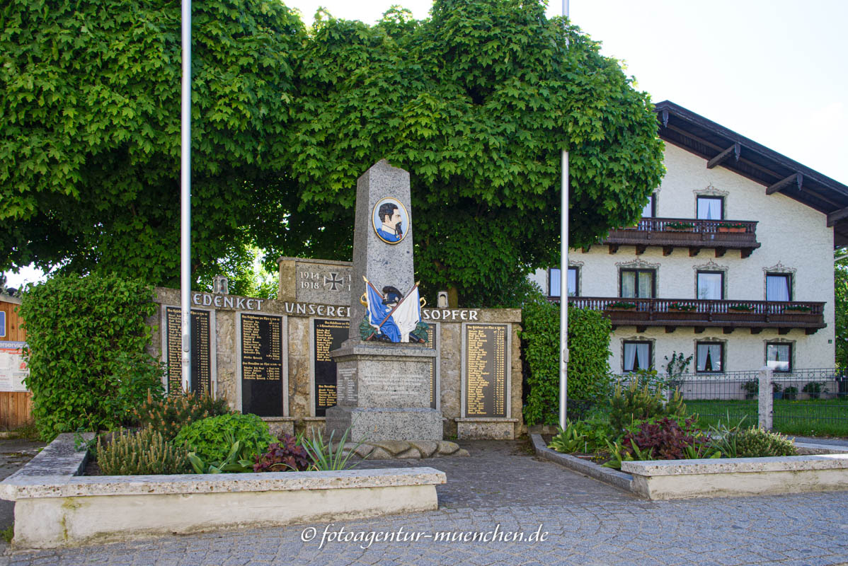 Kriegerdenkmal in Griesstätt