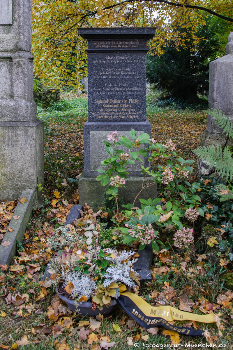 Grab - Sigmund Freiherr von Pfeufer