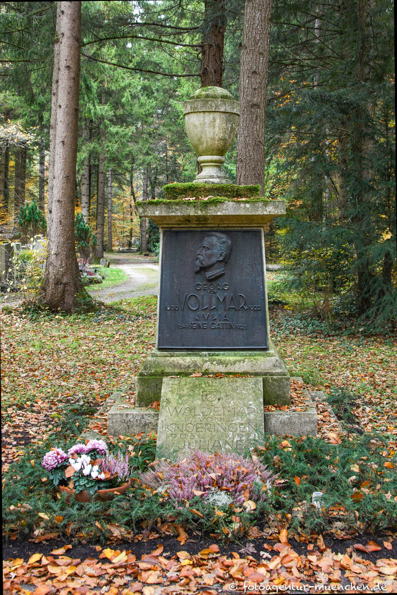 Grab - Georg von Vollmar