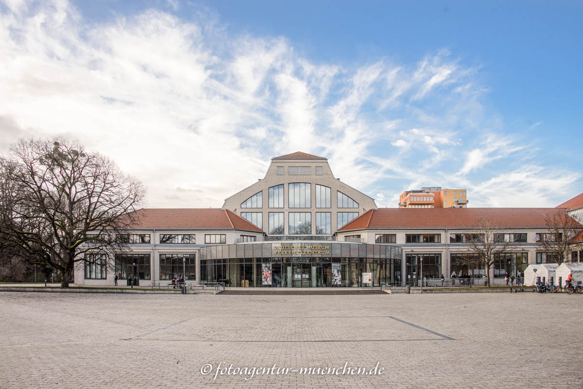 title=München: Eröffnung des Verkehrsmuseums auf der Thersienhöhe